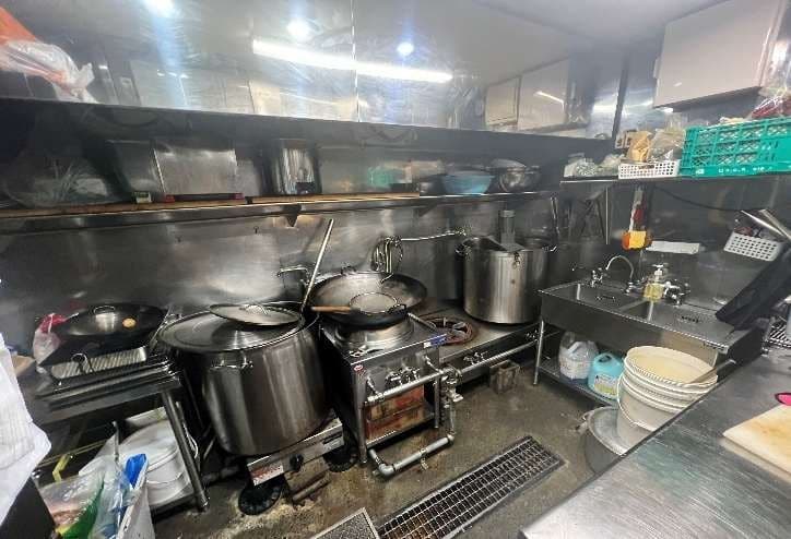 上野駅徒歩5分 東上野3丁目貸店舗 麻辣湯居抜き物件 サムネイル3