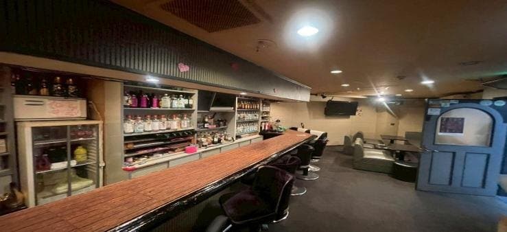 西川口駅徒歩5分 かなめビルA バー居抜き物件 - 写真1