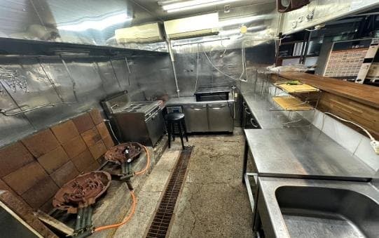 津久井浜駅徒歩1分 津久井AYビル ラーメン居抜き物件 サムネイル3